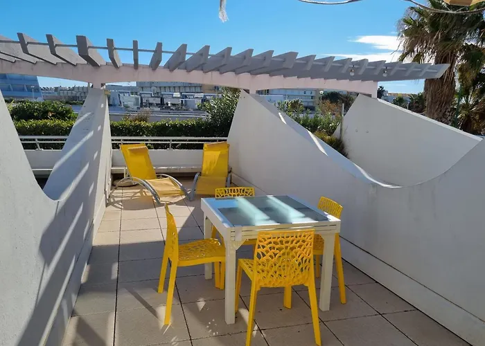 Naturiste Cap D\'Agde Port Ambonne 103